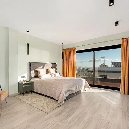 Villa Luxury Near Marbella With Heated Pool & Sauna, 5 Min Walk To MIJAS COSTA