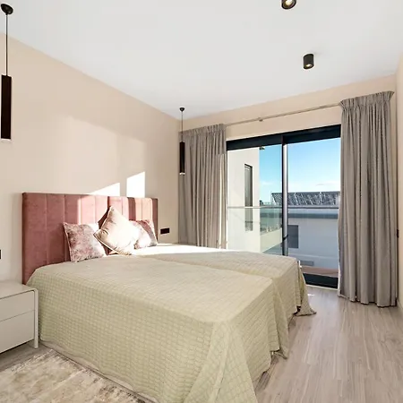 Luxury Near Marbella With Heated Pool & Sauna, 5 Min Walk To * MIJAS COSTA