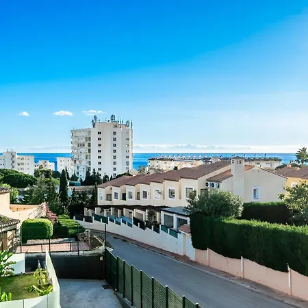 Luxury Near Marbella With Heated Pool & Sauna, 5 Min Walk To *